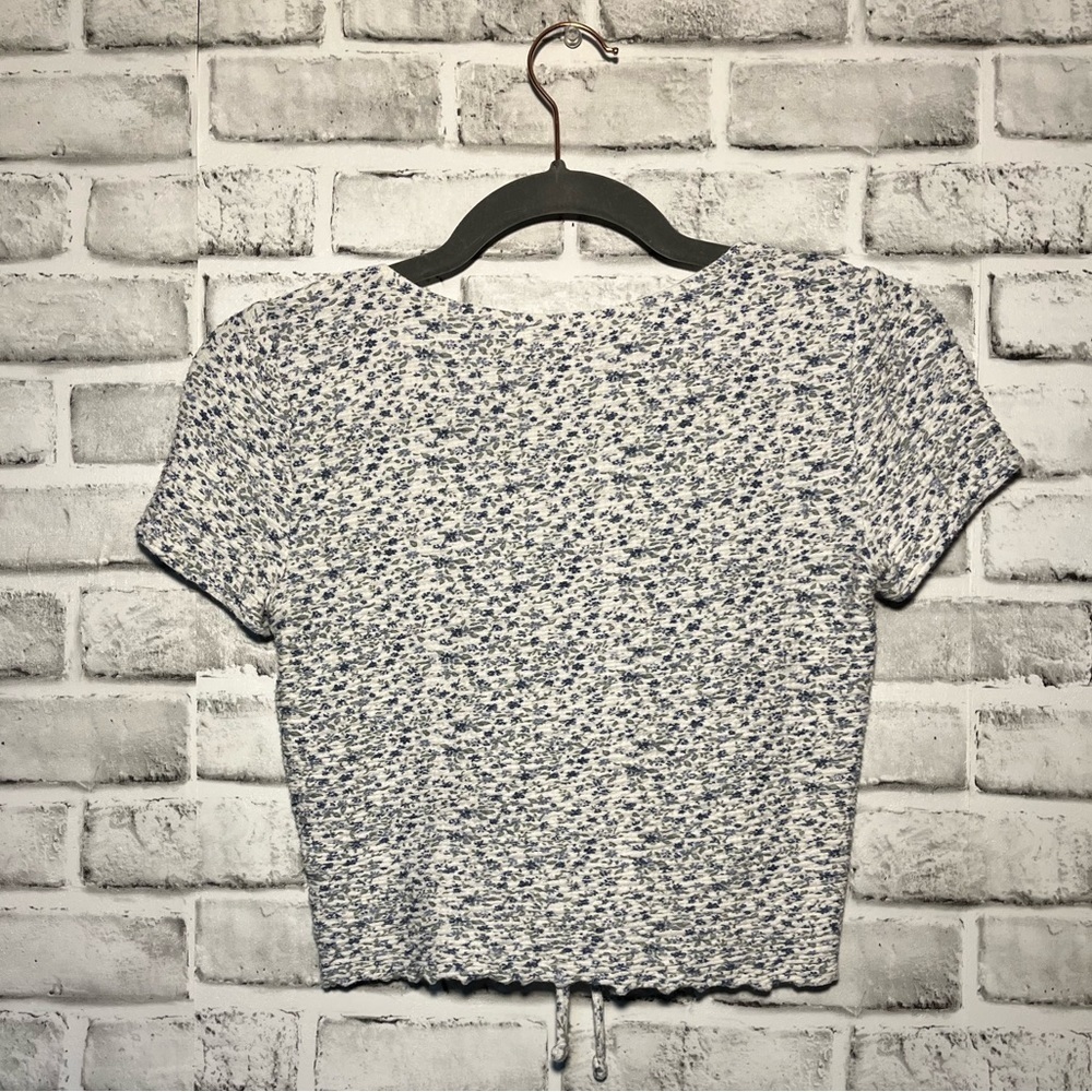 Hollister ruched material floral cinch top - Picture 2 of 2
